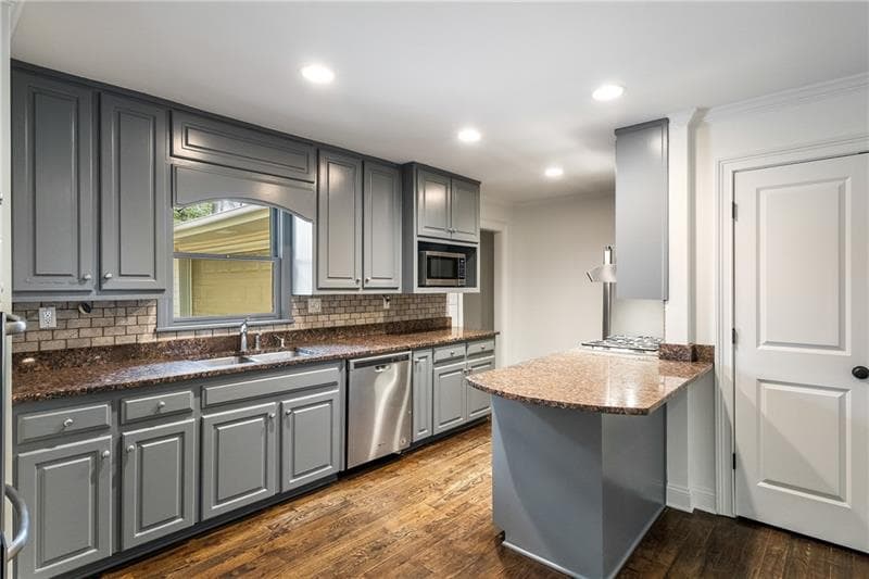 3 bedroom, 3 bathroom, 2,330 sq ft single family residence for rent at 2468 Ridgeway Drive, Atlanta, GA 30360 for $3,400 a month — photo 10