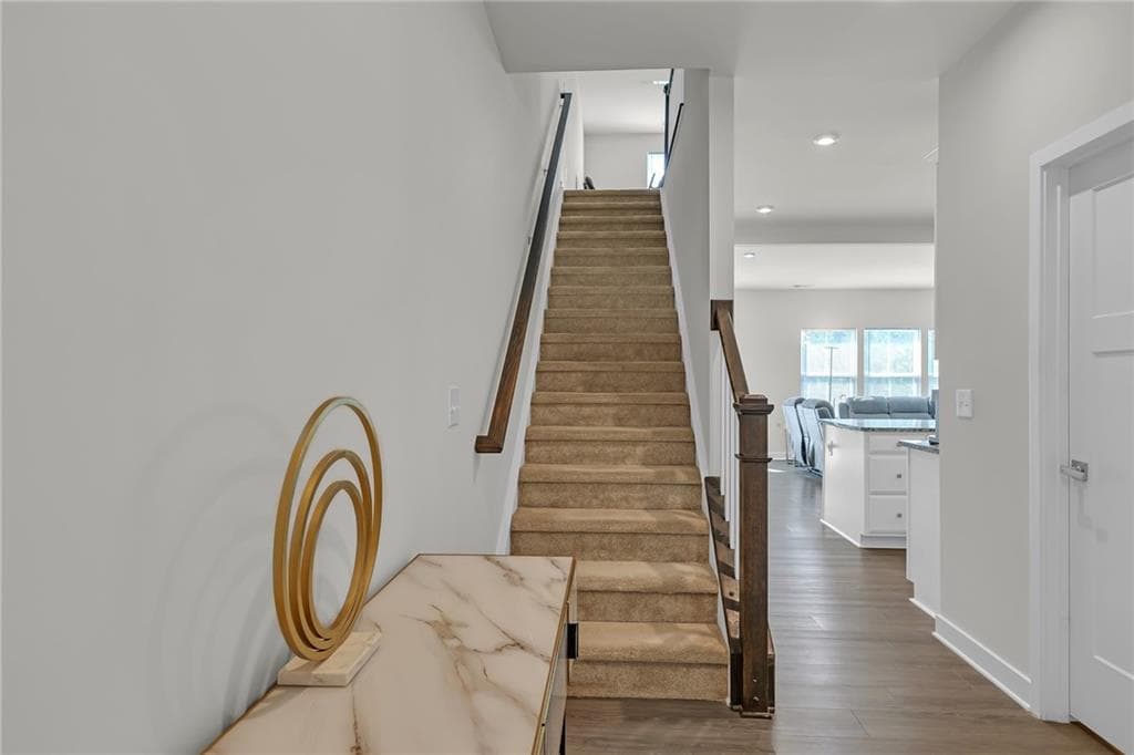 3 bedroom, 3 bathroom, 1,970 sq ft townhouse for sale at 120 Salt Lake Lane, Hoschton, GA 30548 — photo 6