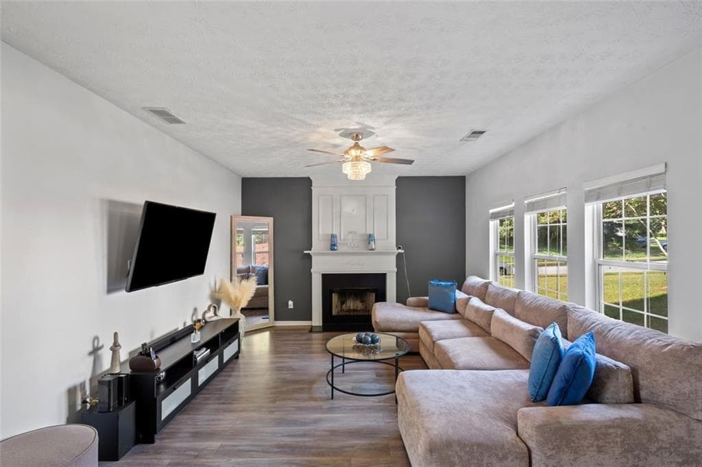 4 bedroom, 3 bathroom, 2,202 sq ft single family residence for sale at 473 Concord Circle, Mcdonough, GA 30253 — photo 6