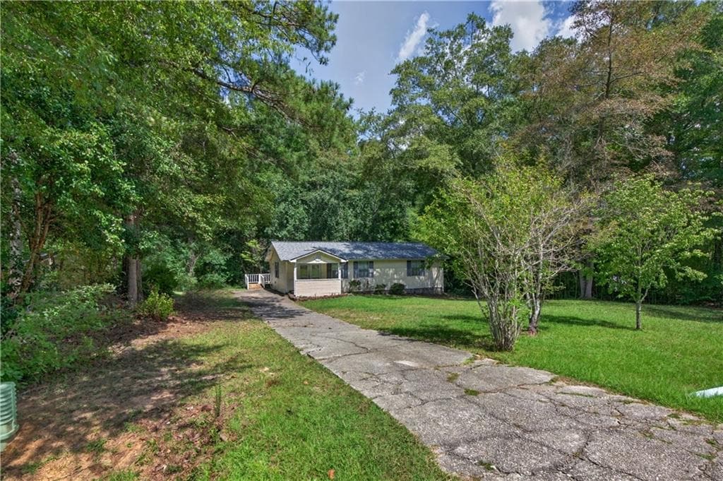 3 bedroom, 2 bathroom, 1,458 sq ft single family residence for sale at 3232 Morgan Road, Temple, GA 30179 — photo 3