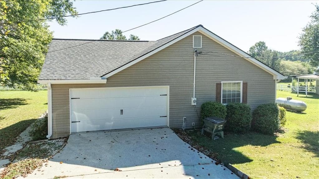 4 bedroom, 2 bathroom, 2,001 sq ft single family residence for sale at 358 Roscoe Davis Road, Monroe, GA 30656 — photo 5