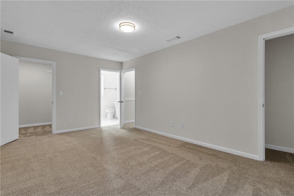 6 bedroom, 4 bathroom, 2,881 sq ft single family residence for sale at 661 Bantry Lane, Stone Mountain, GA 30083 — photo 4