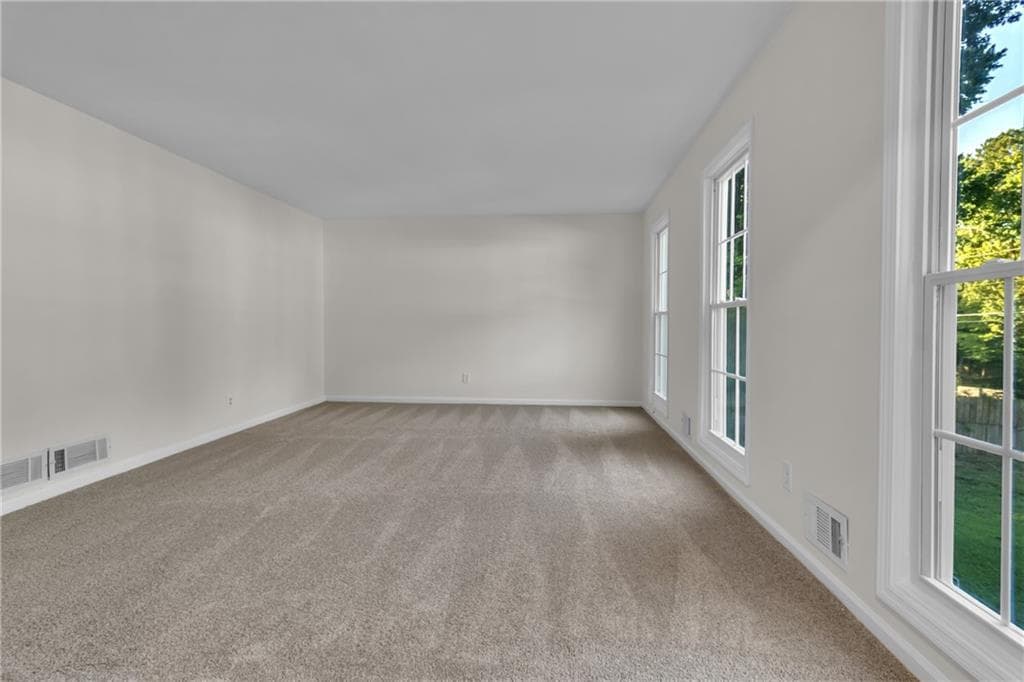 6 bedroom, 4 bathroom, 2,881 sq ft single family residence for sale at 661 Bantry Lane, Stone Mountain, GA 30083 — photo 5