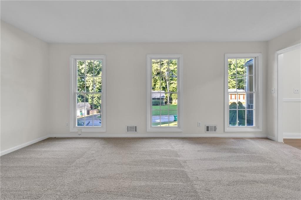 6 bedroom, 4 bathroom, 2,881 sq ft single family residence for sale at 661 Bantry Lane, Stone Mountain, GA 30083 — photo 6