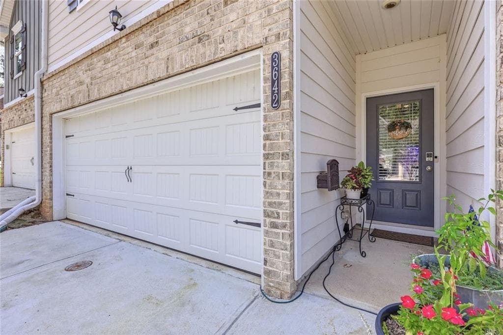 3 bedroom, 3 bathroom, 1,600 sq ft townhouse for sale at 3642 Abbey Way, Gainesville, GA 30507 — photo 4