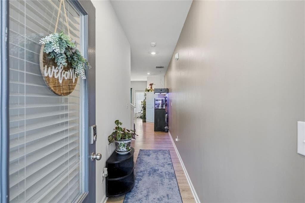 3 bedroom, 3 bathroom, 1,600 sq ft townhouse for sale at 3642 Abbey Way, Gainesville, GA 30507 — photo 5