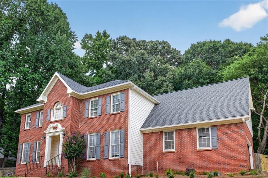 4 bedroom, 3 bathroom, 5,121 sq ft single family residence under contract at 840 Eagle View Trail, Lawrenceville, GA 30044 — photo 2