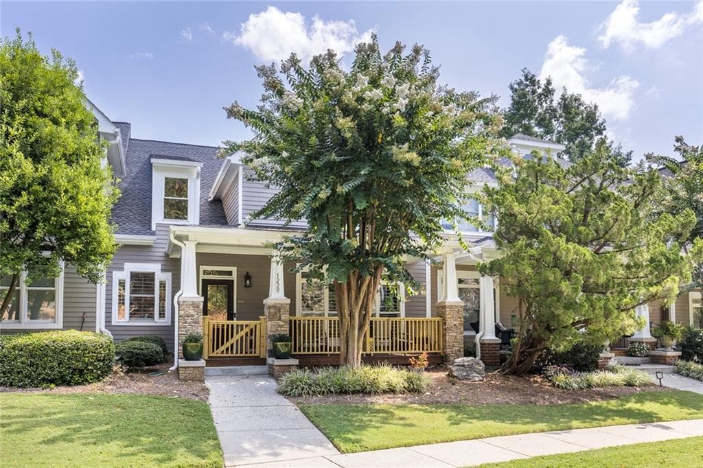 4 bedroom, 3 bathroom, 2,760 sq ft townhouse under contract at 1220 Freedom Lane, Roswell, GA 30075 — photo 2