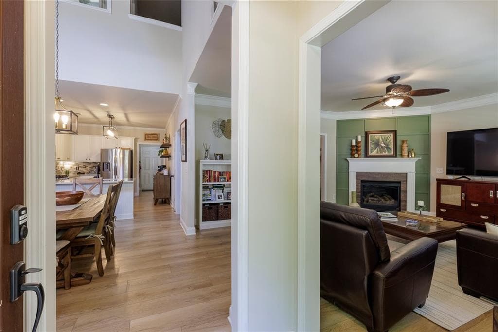 4 bedroom, 3 bathroom, 2,760 sq ft townhouse under contract at 1220 Freedom Lane, Roswell, GA 30075 — photo 5