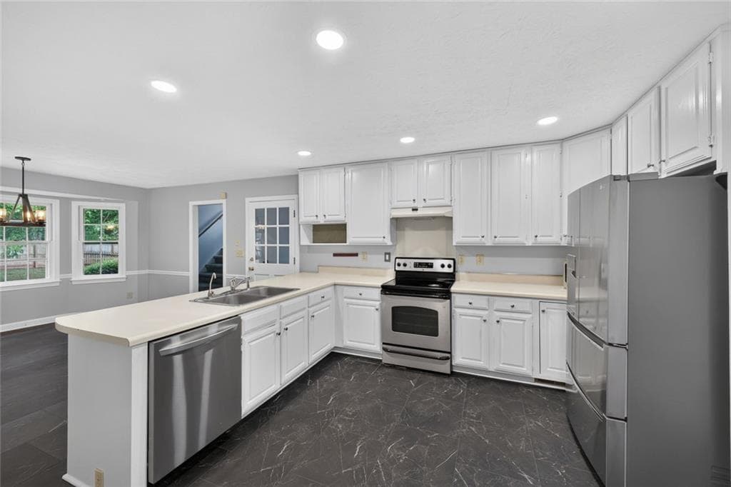 4 bedroom, 3 bathroom, 5,121 sq ft single family residence under contract at 840 Eagle View Trail, Lawrenceville, GA 30044 — photo 9