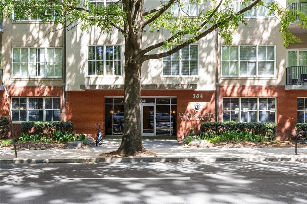 3 bedroom, 3 bathroom, 1,760 sq ft condominium for sale at 384 Ralph Mcgill Boulevard 308, Atlanta, GA 30312 — photo 3