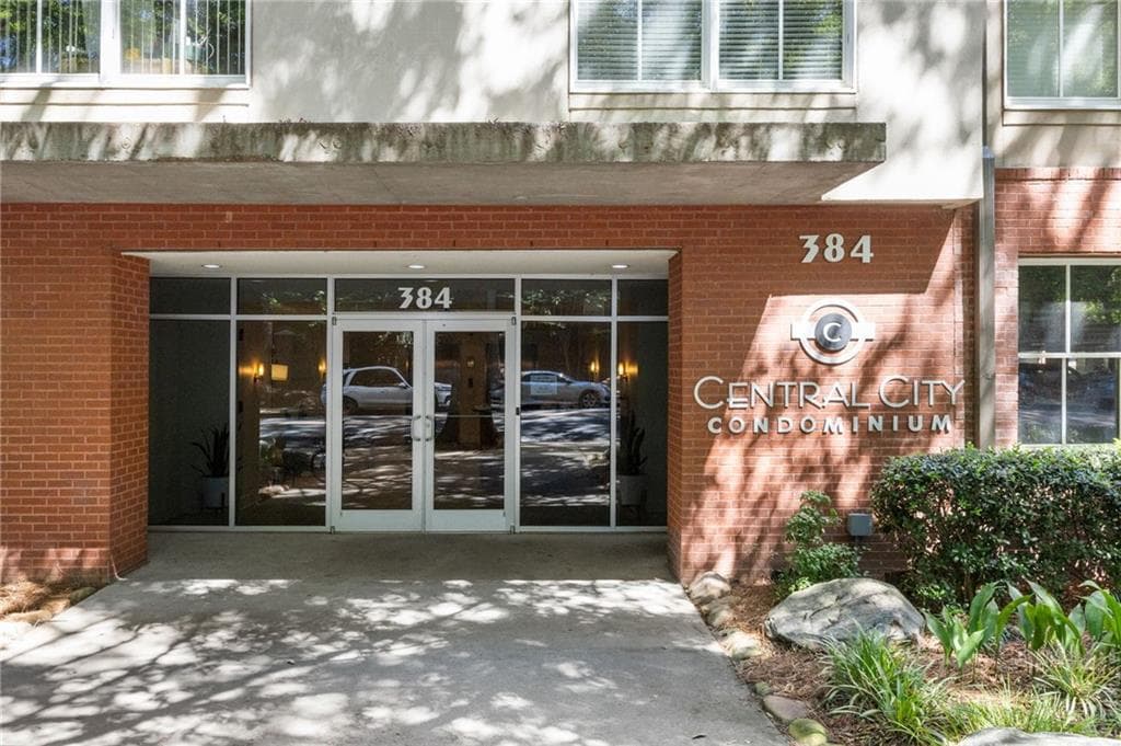 3 bedroom, 3 bathroom, 1,760 sq ft condominium for sale at 384 Ralph Mcgill Boulevard 308, Atlanta, GA 30312 — photo 4