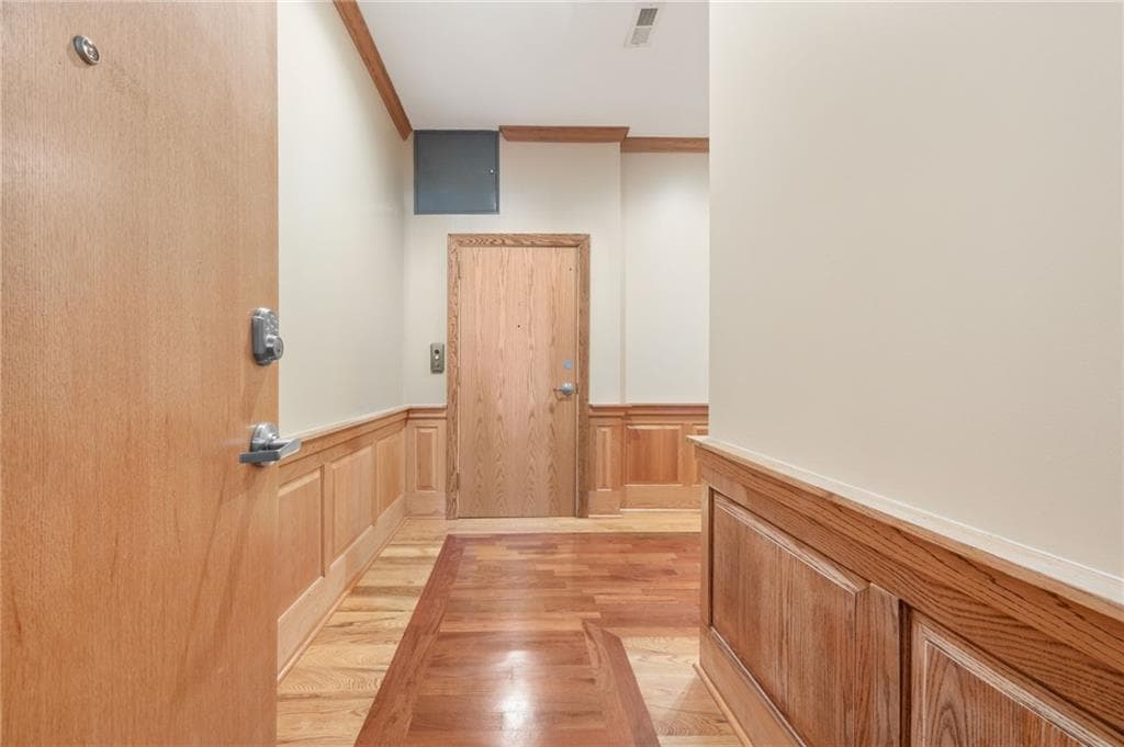 3 bedroom, 3 bathroom, 1,760 sq ft condominium for sale at 384 Ralph Mcgill Boulevard 308, Atlanta, GA 30312 — photo 5