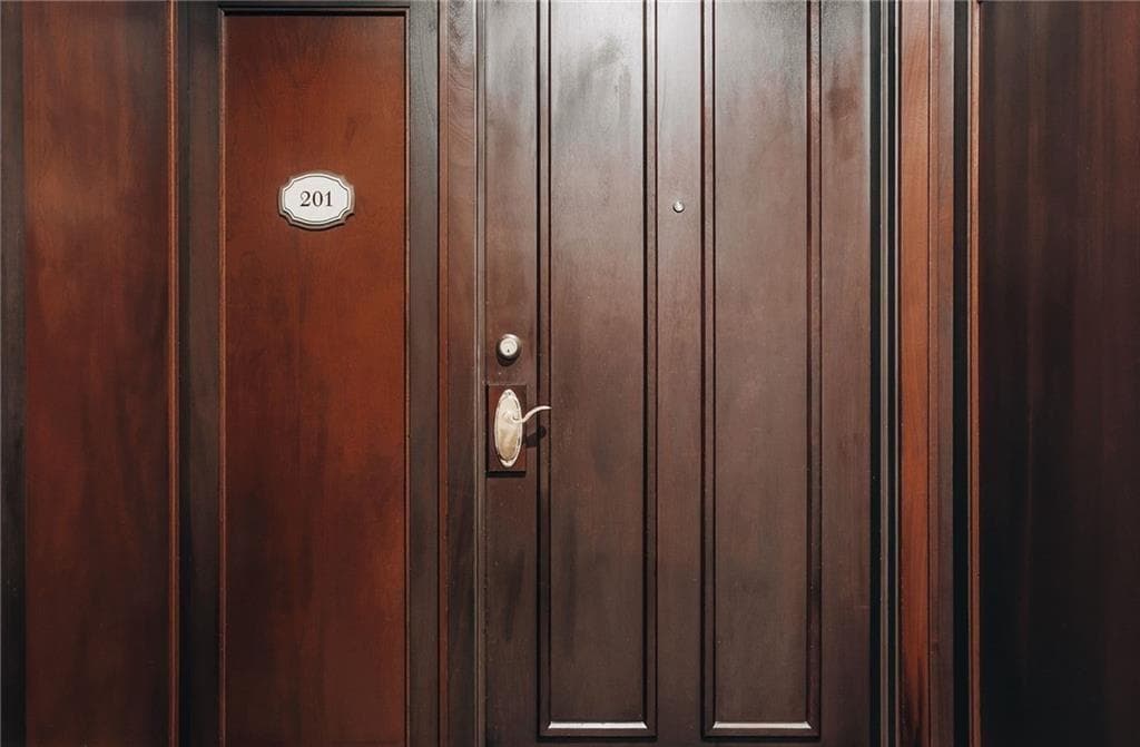 2 bedroom, 2 bathroom, 1,385 sq ft condominium for sale at 77 Peachtree Place 201, Atlanta, GA 30309 — photo 4