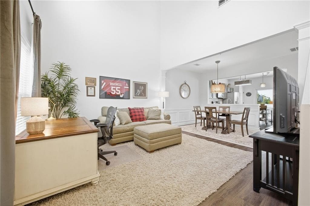 3 bedroom, 3 bathroom, 1,840 sq ft townhouse for sale at 202 Kenninghall Lane 30, Smyrna, GA 30082 — photo 3