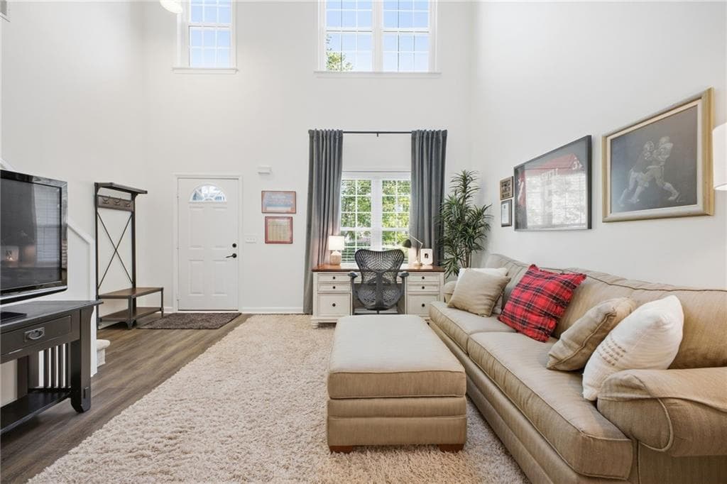 3 bedroom, 3 bathroom, 1,840 sq ft townhouse for sale at 202 Kenninghall Lane 30, Smyrna, GA 30082 — photo 6