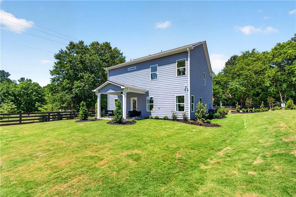 4 bedroom, 4 bathroom, 2,053 sq ft single family residence under contract at 340 Artimis Drive, Dalton, GA 30720 — photo 6