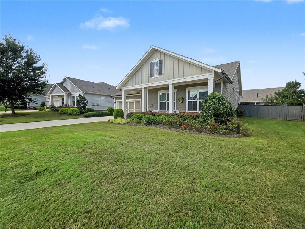 2 bedroom, 2 bathroom, 2,084 sq ft single family residence under contract at 415 Frazier Street, Woodstock, GA 30189 — photo 4