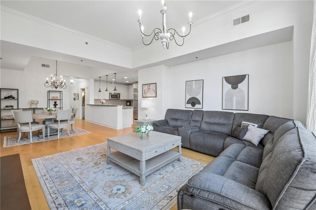 2 bedroom, 3 bathroom, 1,594 sq ft condominium for sale at 2795 Peachtree Road 405, Atlanta, GA 30305 — photo 1 of 38