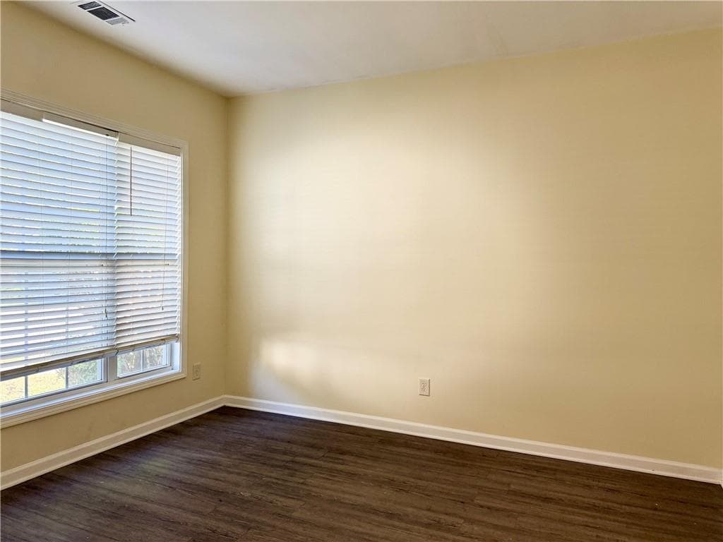 4 bedroom, 3 bathroom, 2,262 sq ft single family residence for sale at 3254 Star Pine Court, Duluth, GA 30096 — photo 4