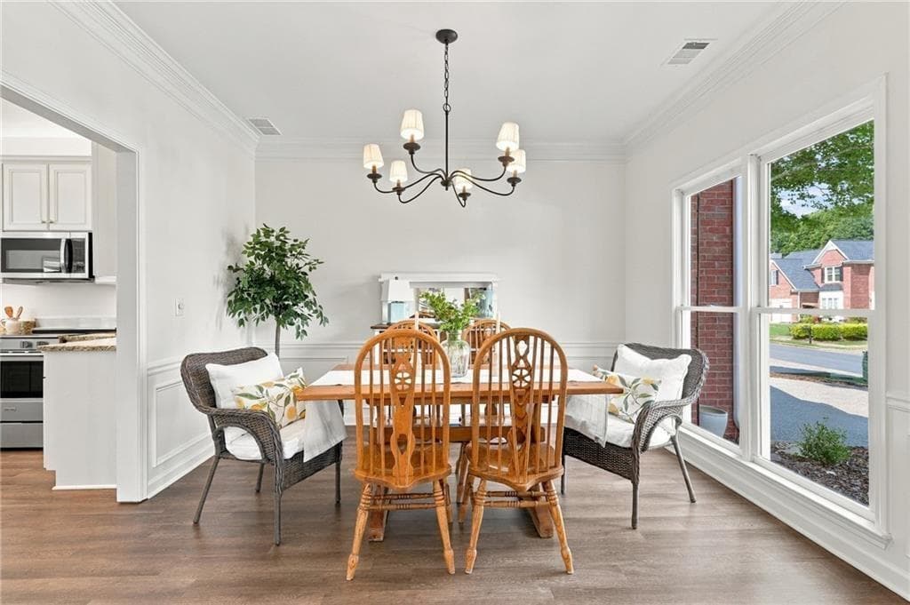 5 bedroom, 3 bathroom, 3,052 sq ft single family residence for sale at 1746 Millhouse Run, Marietta, GA 30066 — photo 4