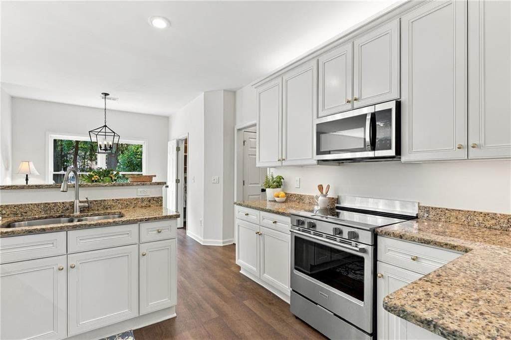 5 bedroom, 3 bathroom, 3,052 sq ft single family residence for sale at 1746 Millhouse Run, Marietta, GA 30066 — photo 9