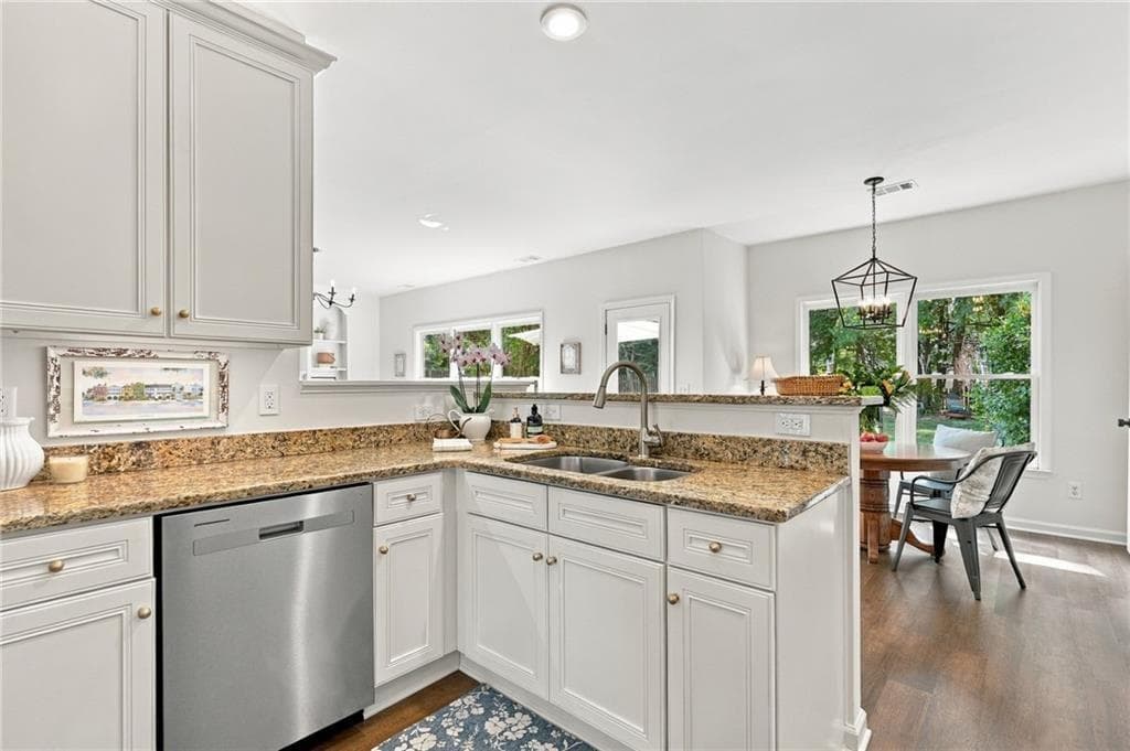 5 bedroom, 3 bathroom, 3,052 sq ft single family residence for sale at 1746 Millhouse Run, Marietta, GA 30066 — photo 10