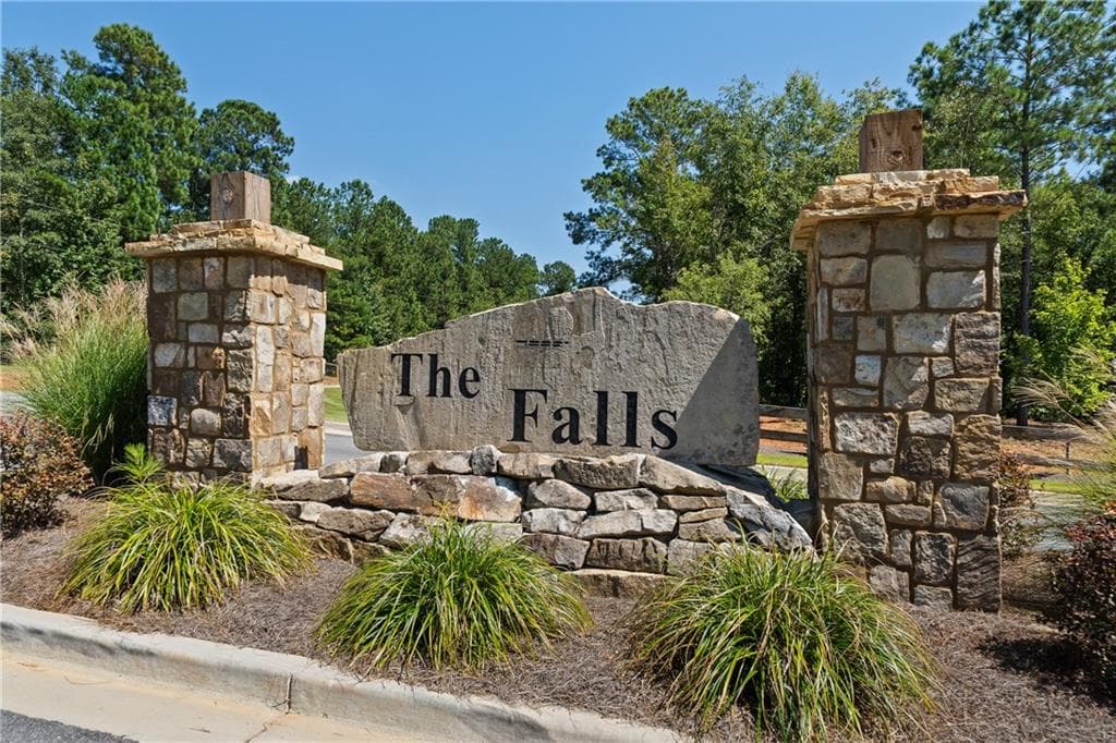 single family residence for sale at 147 Falls Lane, Milledgeville, GA 31061 — photo 2