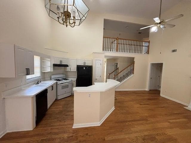 4 bedroom, 4 bathroom, 2,591 sq ft single family residence for sale at 2805 Parliament Circle, Marietta, GA 30066 — photo 5