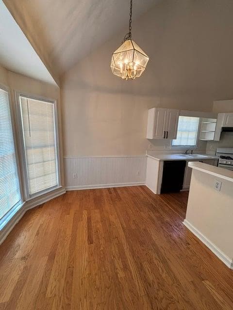 4 bedroom, 4 bathroom, 2,591 sq ft single family residence for sale at 2805 Parliament Circle, Marietta, GA 30066 — photo 7
