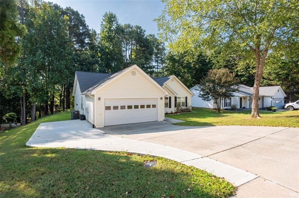 3 bedroom, 2 bathroom, 1,606 sq ft single family residence for sale at 2670 Fort Apachee Trail, Dacula, GA 30019 — photo 3