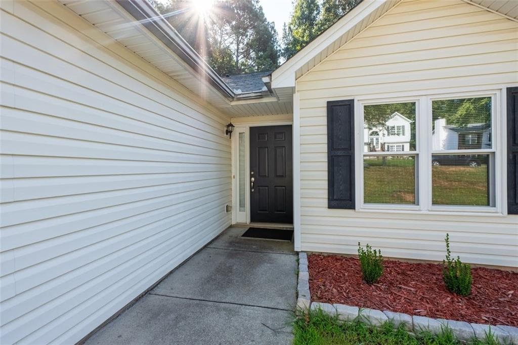3 bedroom, 2 bathroom, 1,606 sq ft single family residence for sale at 2670 Fort Apachee Trail, Dacula, GA 30019 — photo 5