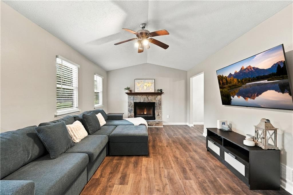 3 bedroom, 2 bathroom, 1,424 sq ft single family residence for sale at 191 Wana Circle, Mableton, GA 30126 — photo 3