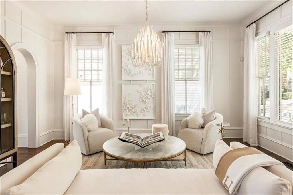 5 bedroom, 5 bathroom, 4,800 sq ft single family residence for sale at 565 Willow Oak Way, Roswell, GA 30076 — photo 2