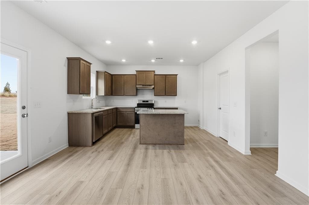 4 bedroom, 3 bathroom, 2,200 sq ft single family residence for sale at 126 Hampton Hollow Drive, Jefferson, GA 30549 — photo 8