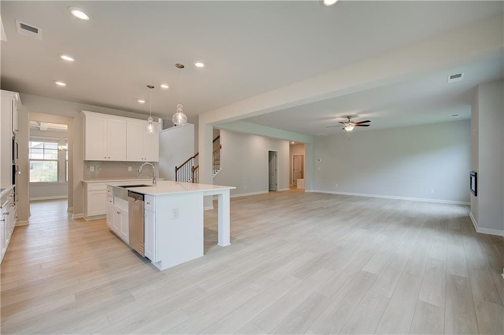 5 bedroom, 5 bathroom, 3,699 sq ft single family residence for sale at 709 Dunlake Way, Locust Grove, GA 30248 — photo 10