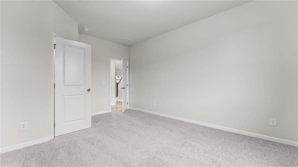 5 bedroom, 3 bathroom, 2,926 sq ft single family residence under contract at 233 Hampton Hollow Drive, Jefferson, GA 30549 — photo 5