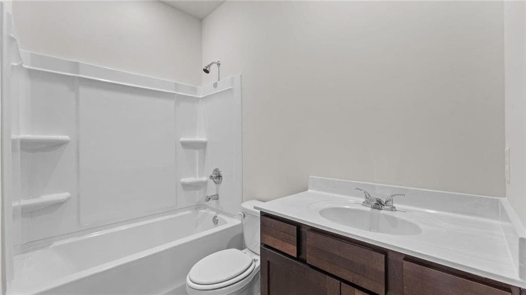 5 bedroom, 3 bathroom, 2,926 sq ft single family residence under contract at 233 Hampton Hollow Drive, Jefferson, GA 30549 — photo 6