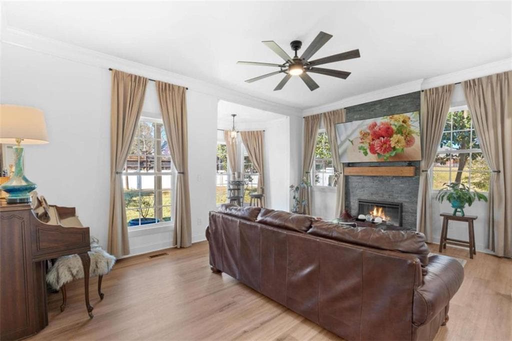 5 bedroom, 6 bathroom, 4,120 sq ft single family residence for sale at 211 Cobb Street, Palmetto, GA 30268 — photo 8