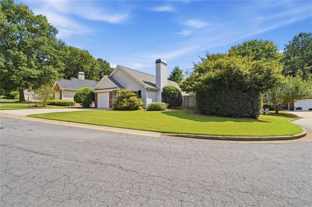 2 bedroom, 2 bathroom, 1,228 sq ft single family residence for sale at 239 Park Place, Woodstock, GA 30189 — photo 3