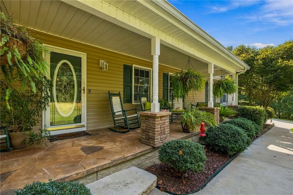 3 bedroom, 2 bathroom, 1,590 sq ft single family residence for sale at 192 Athens Boat Club Road, Dawsonville, GA 30534 — photo 6