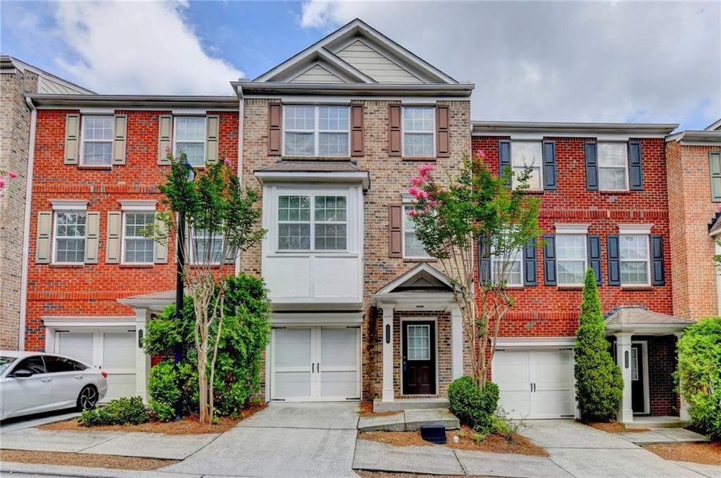 4 bedroom, 4 bathroom, 1,860 sq ft condominium for sale at 2214 Landing Walk Drive, Duluth, GA 30097