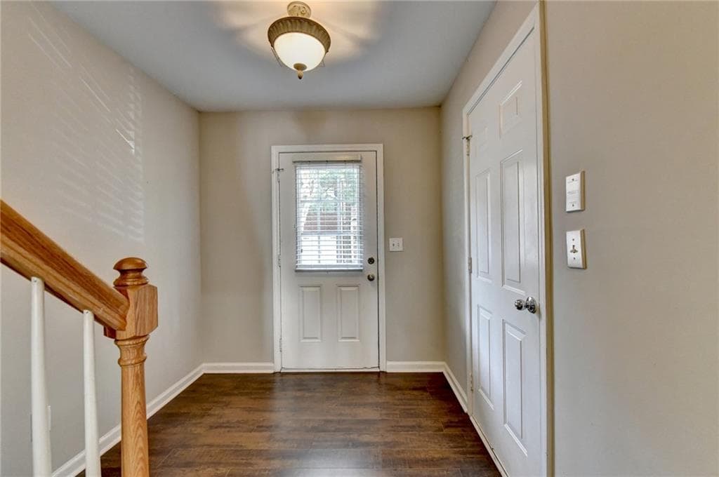 4 bedroom, 4 bathroom, 1,860 sq ft condominium for sale at 2214 Landing Walk Drive, Duluth, GA 30097 — photo 3
