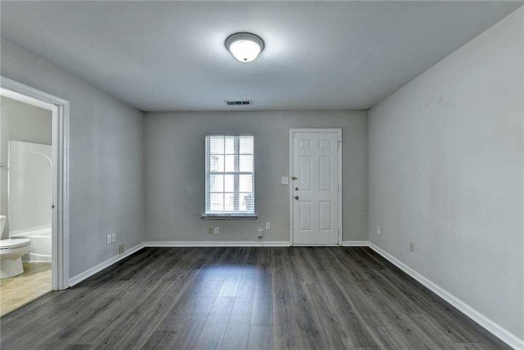 4 bedroom, 4 bathroom, 1,860 sq ft condominium for sale at 2214 Landing Walk Drive, Duluth, GA 30097 — photo 5