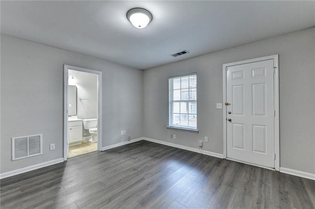 4 bedroom, 4 bathroom, 1,860 sq ft condominium for sale at 2214 Landing Walk Drive, Duluth, GA 30097 — photo 6