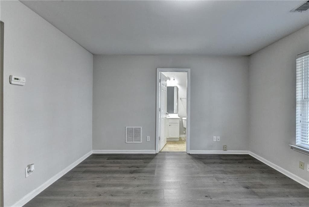 4 bedroom, 4 bathroom, 1,860 sq ft condominium for sale at 2214 Landing Walk Drive, Duluth, GA 30097 — photo 7