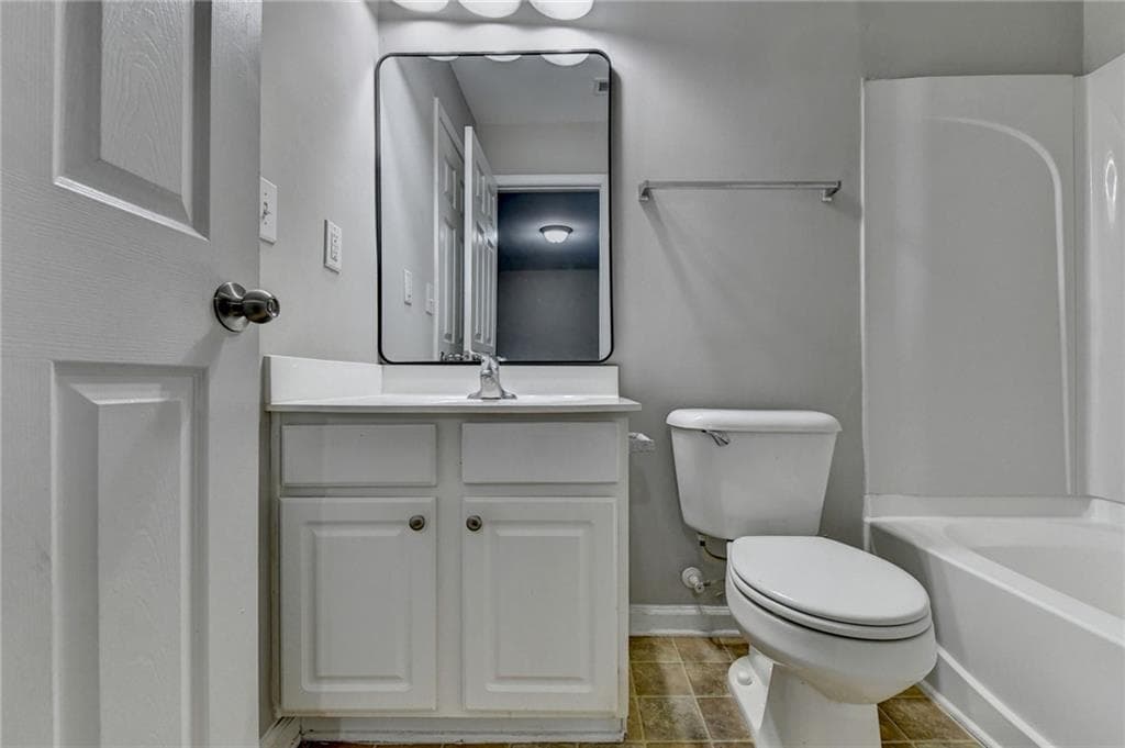 4 bedroom, 4 bathroom, 1,860 sq ft condominium for sale at 2214 Landing Walk Drive, Duluth, GA 30097 — photo 9