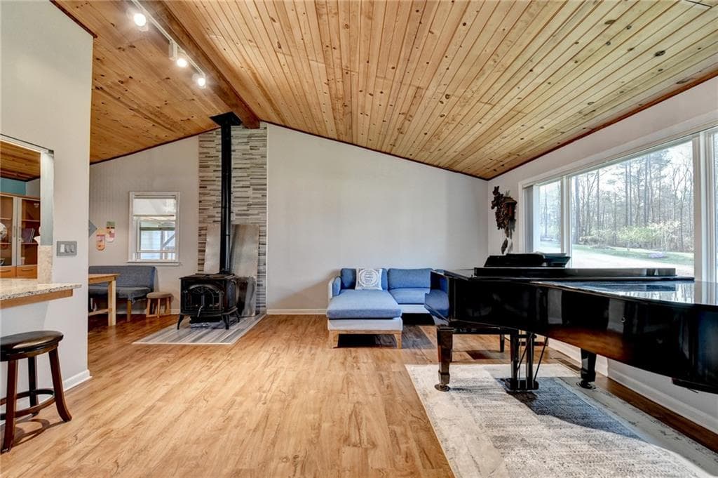 6 bedroom, 5 bathroom, 2,520 sq ft single family residence for sale at 553 Appalachee Ridge rd., Auburn, GA 30011 — photo 2
