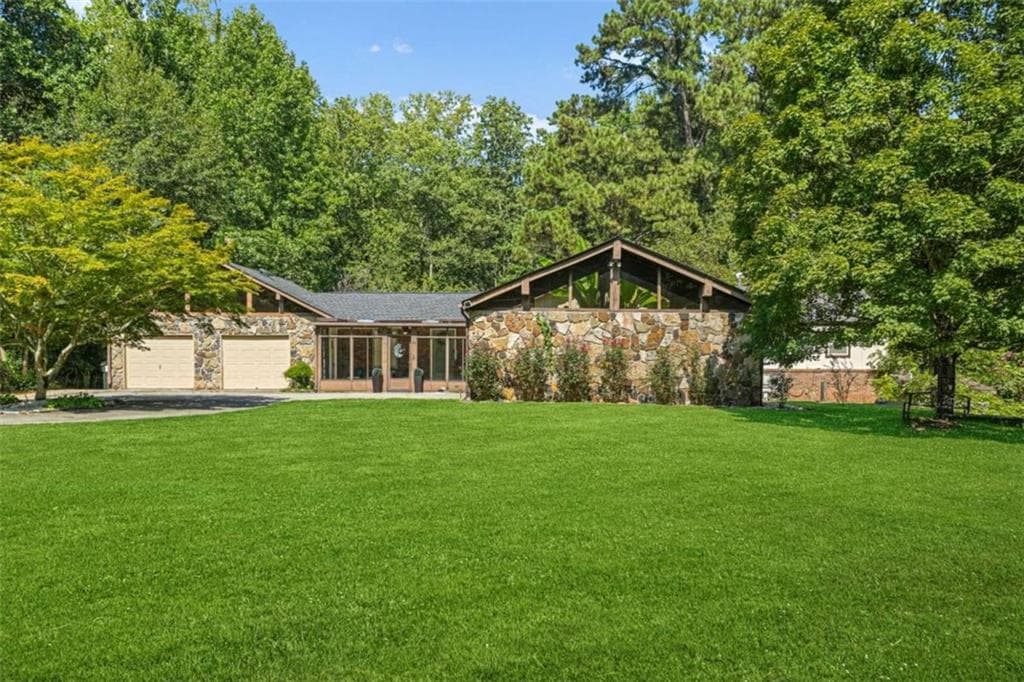 3 bedroom, 3 bathroom, 2,576 sq ft single family residence for sale at 3627 Bright Star Road, Douglasville, GA 30135