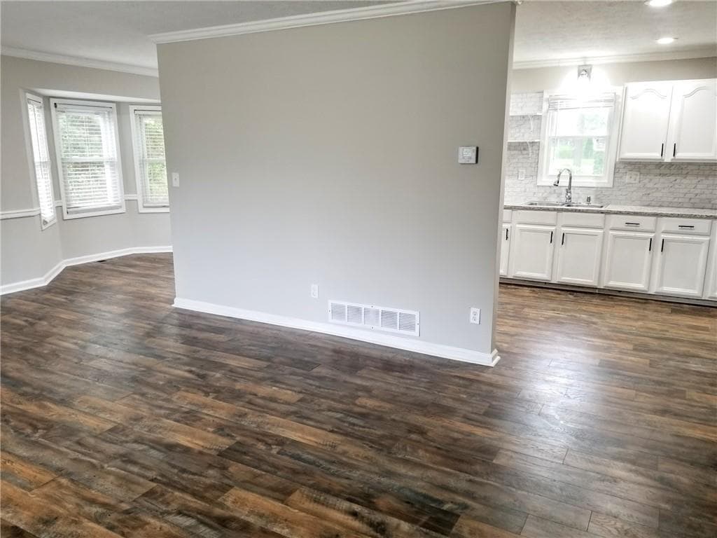 3 bedroom, 3 bathroom, 1,620 sq ft single family residence for sale at 3177 Pinto Drive, Powder Springs, GA 30127 — photo 5
